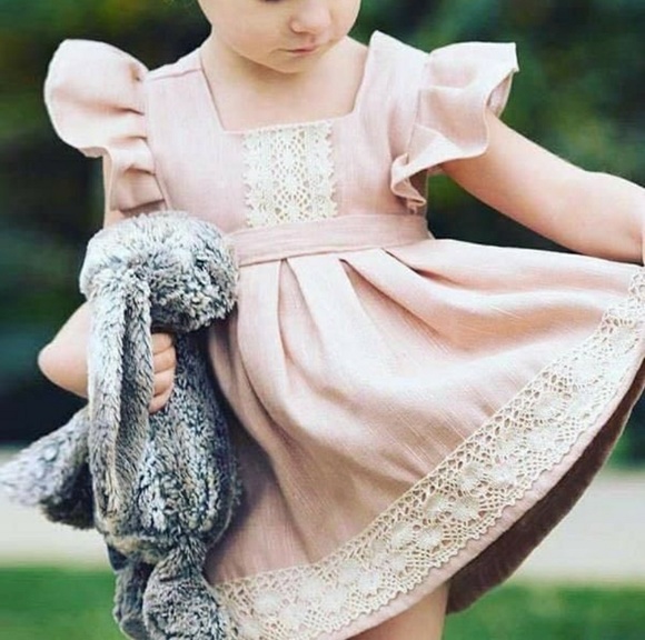 ❤HP❤ Last one! Pleated Ruffle-Sleeved Dress - Picture 2 of 7